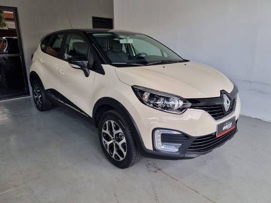 RENAULT CAPTUR 1.6 16V SCE FLEX LIFE X-TRONIC RENAULT CAPTUR 1.6 16V SCE FLEX LIFE X-TRONIC